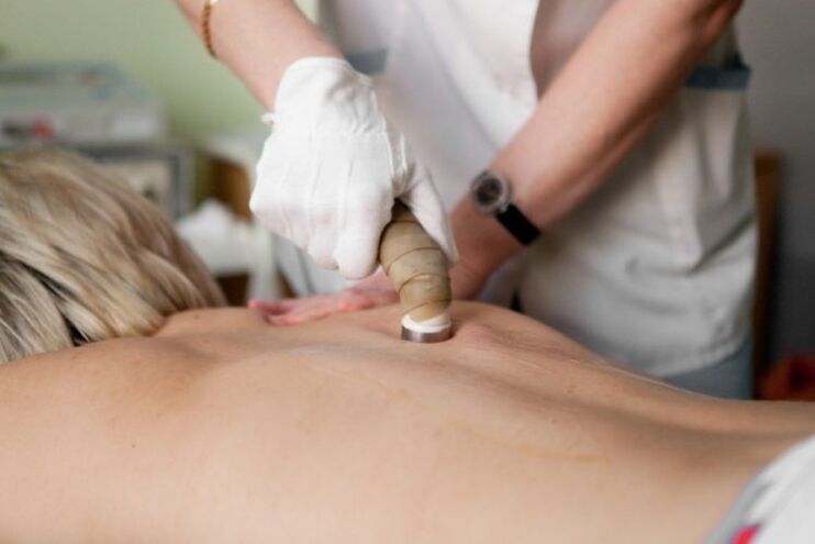 Physical therapy procedures for the treatment of thoracic osteochondrosis as prescribed by the attending physician